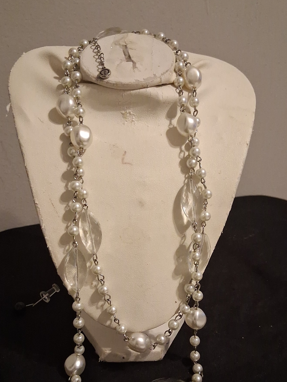 Faux Pearl Neclace